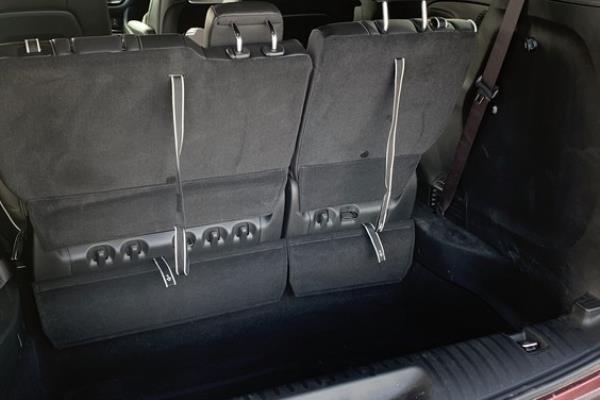 2022 Chrysler Pacifica Hybrid Limited cargo space