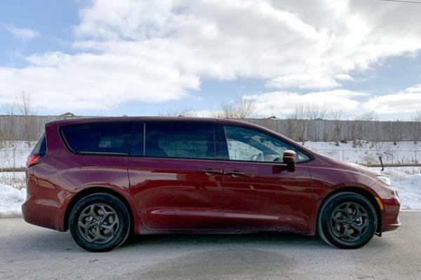 2022 Chrysler Pacifica Hybrid Limited