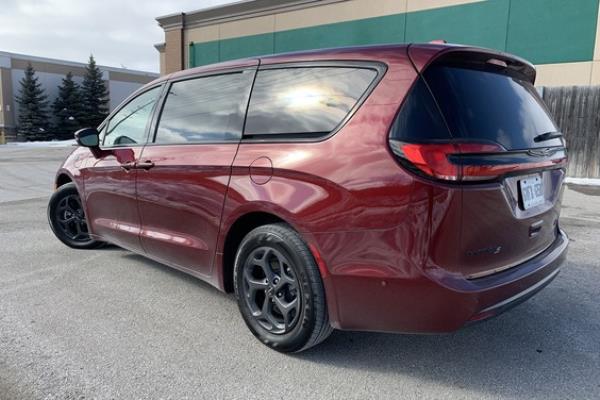 2022 Chrysler Pacifica Hybrid Limited